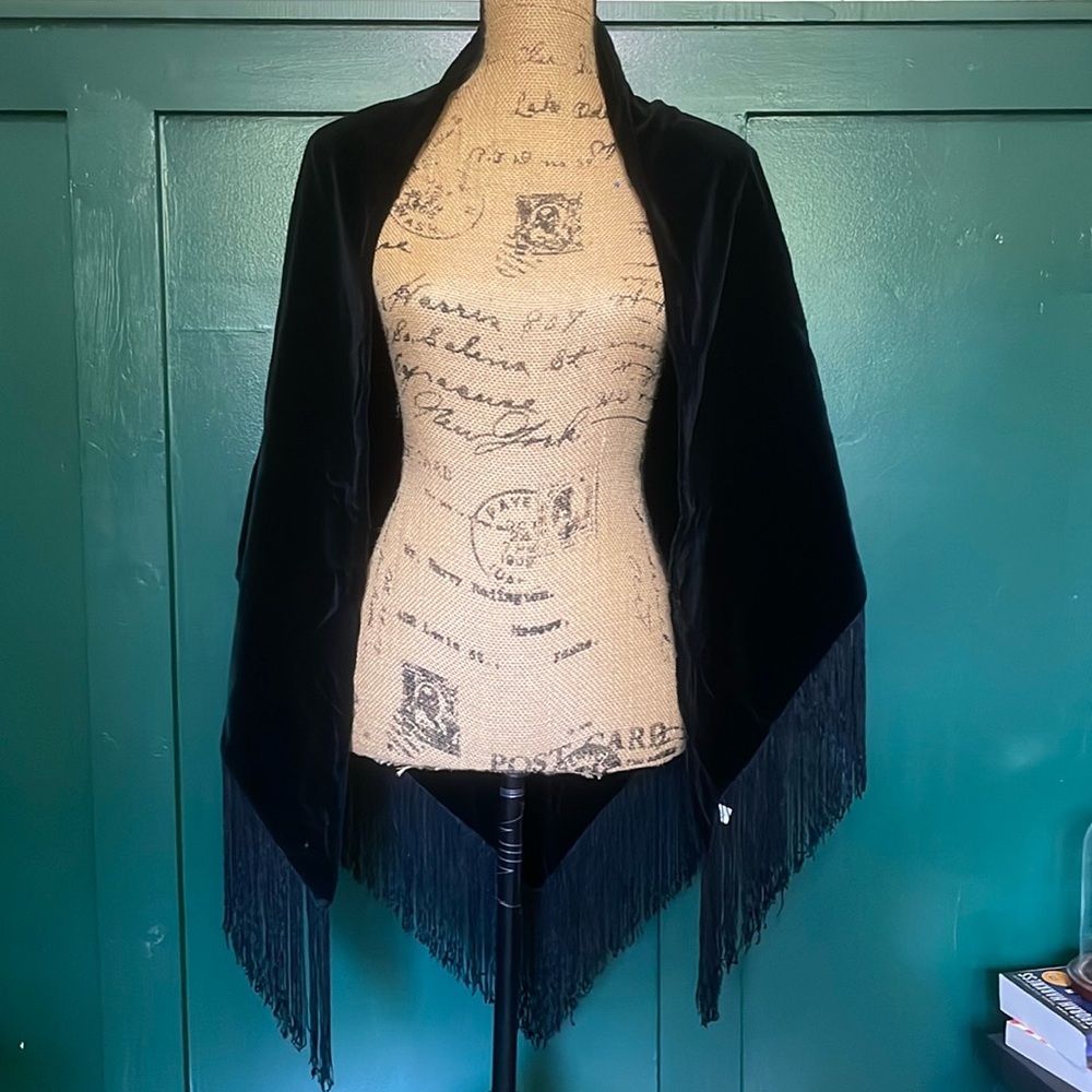 Heavy Velvet Piano Shawl — True Vintage by Saks Fifth Avenue